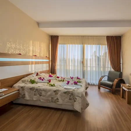 Santa Marina Otel 3*