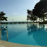La Brisa Otel