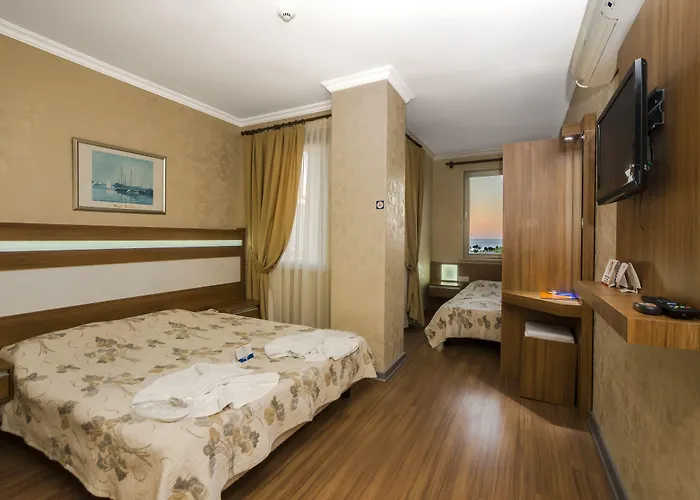 Santa Marina Szálloda 3*