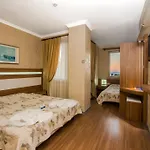 La Brisa Hotel Hotell