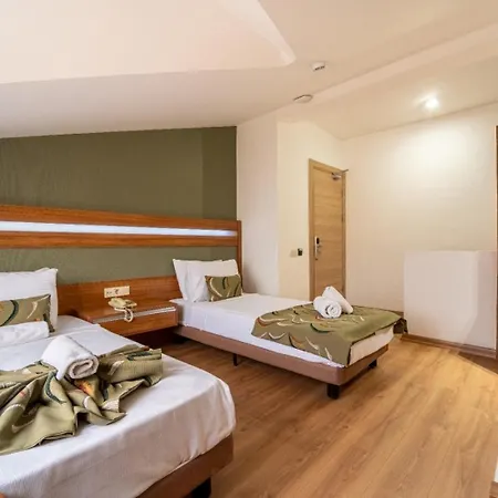 La Brisa Otel 3*