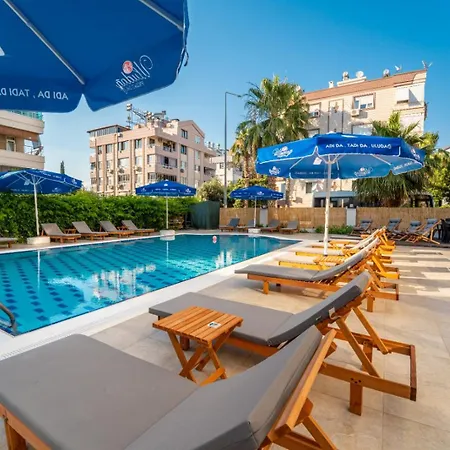 La Brisa Otel 3*