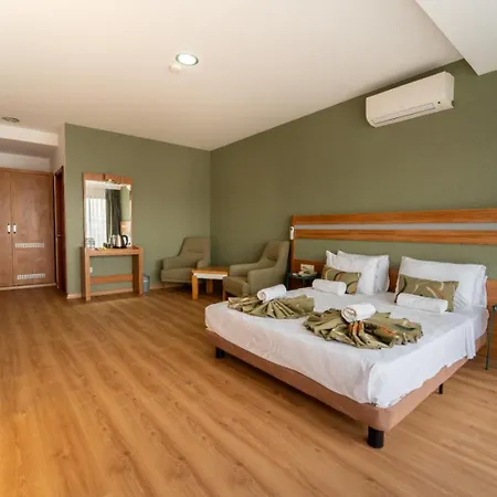La Brisa Otel
