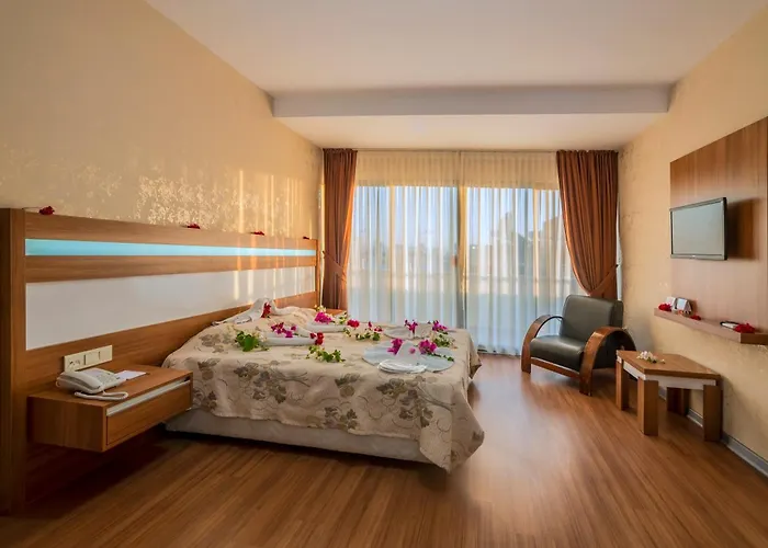 Szálloda La Brisa Hotel Antalya
