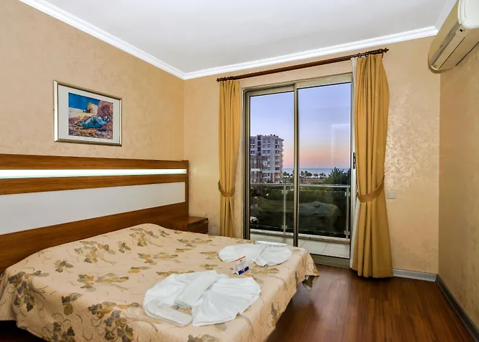 Szálloda La Brisa Hotel Antalya